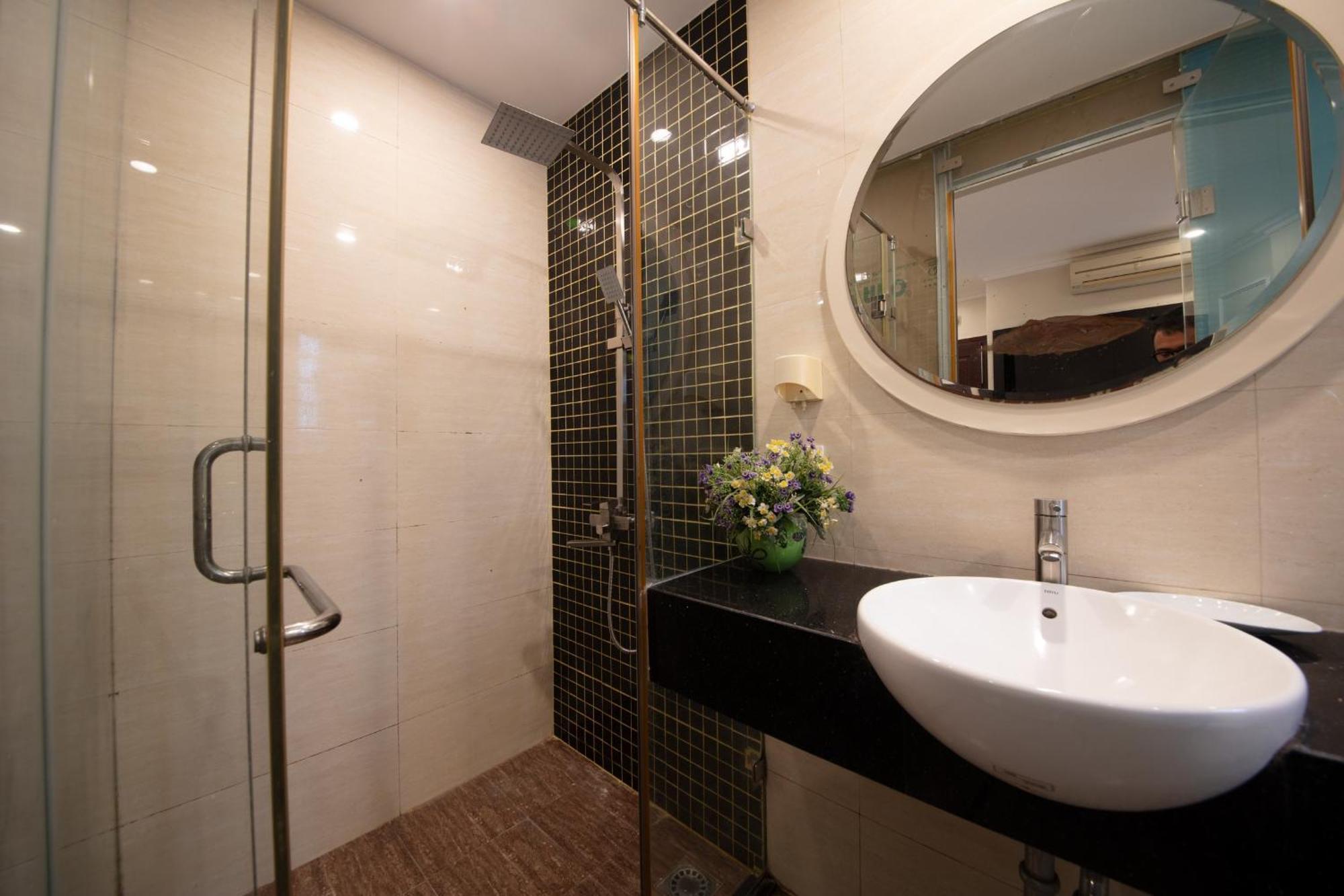 Omina Hanoi Hotel & Travel Екстериор снимка
