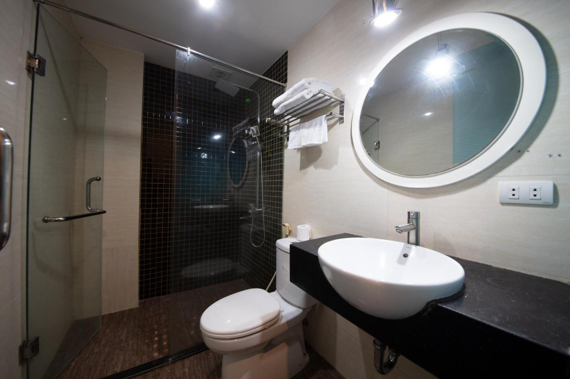 Omina Hanoi Hotel & Travel Екстериор снимка