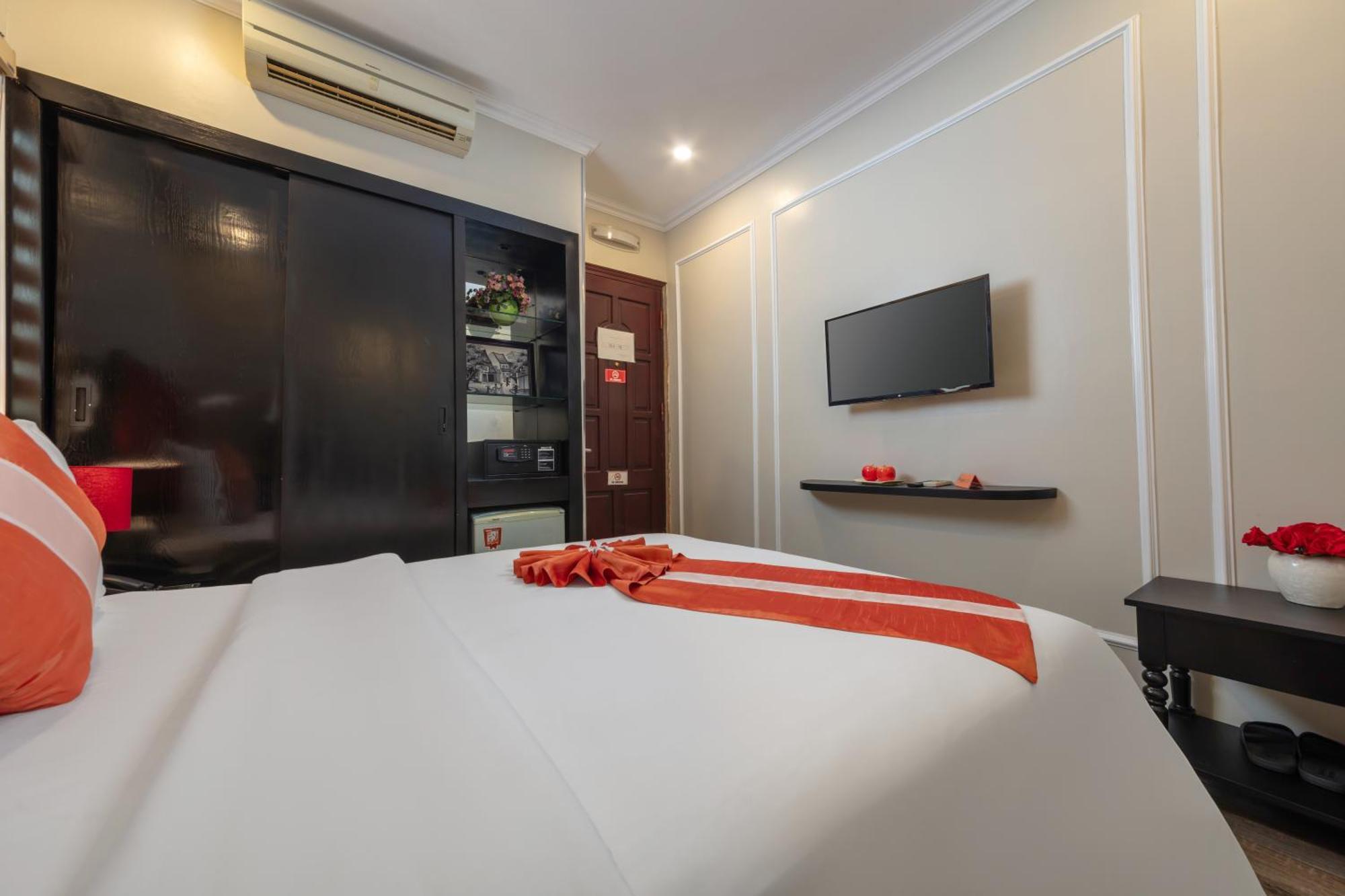 Omina Hanoi Hotel & Travel Екстериор снимка