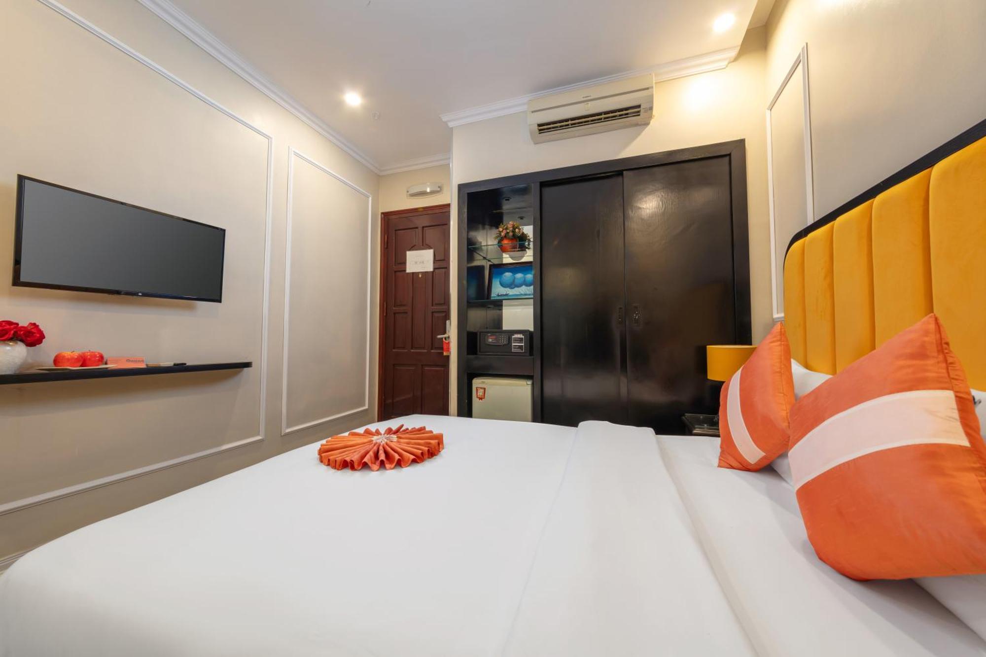 Omina Hanoi Hotel & Travel Екстериор снимка