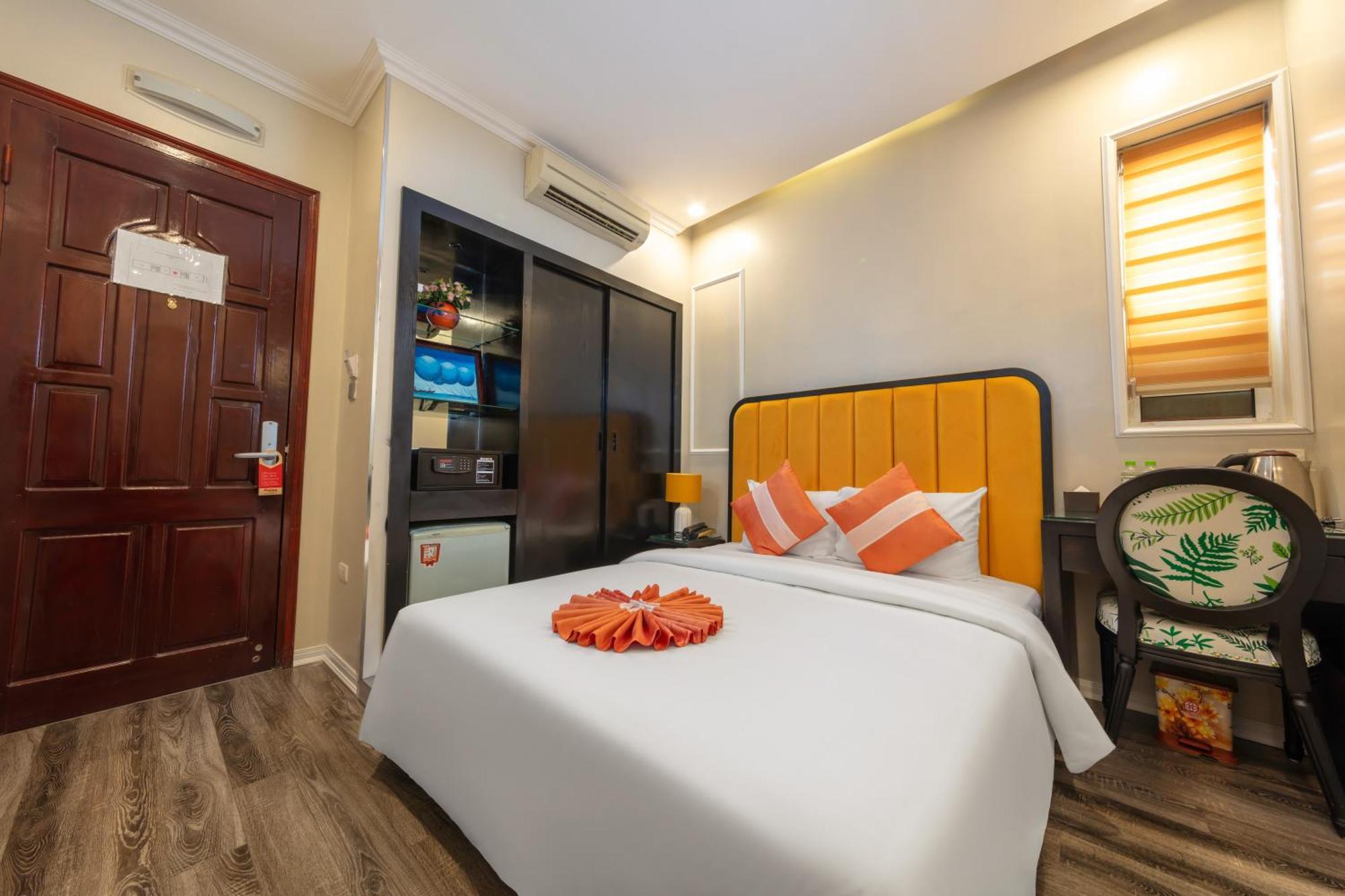 Omina Hanoi Hotel & Travel Екстериор снимка