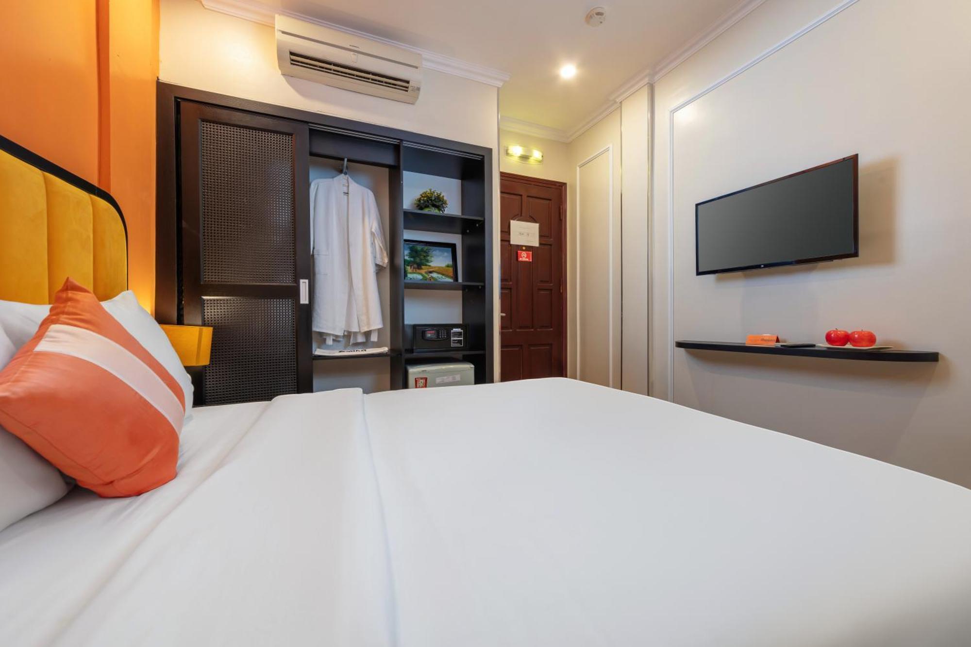 Omina Hanoi Hotel & Travel Екстериор снимка