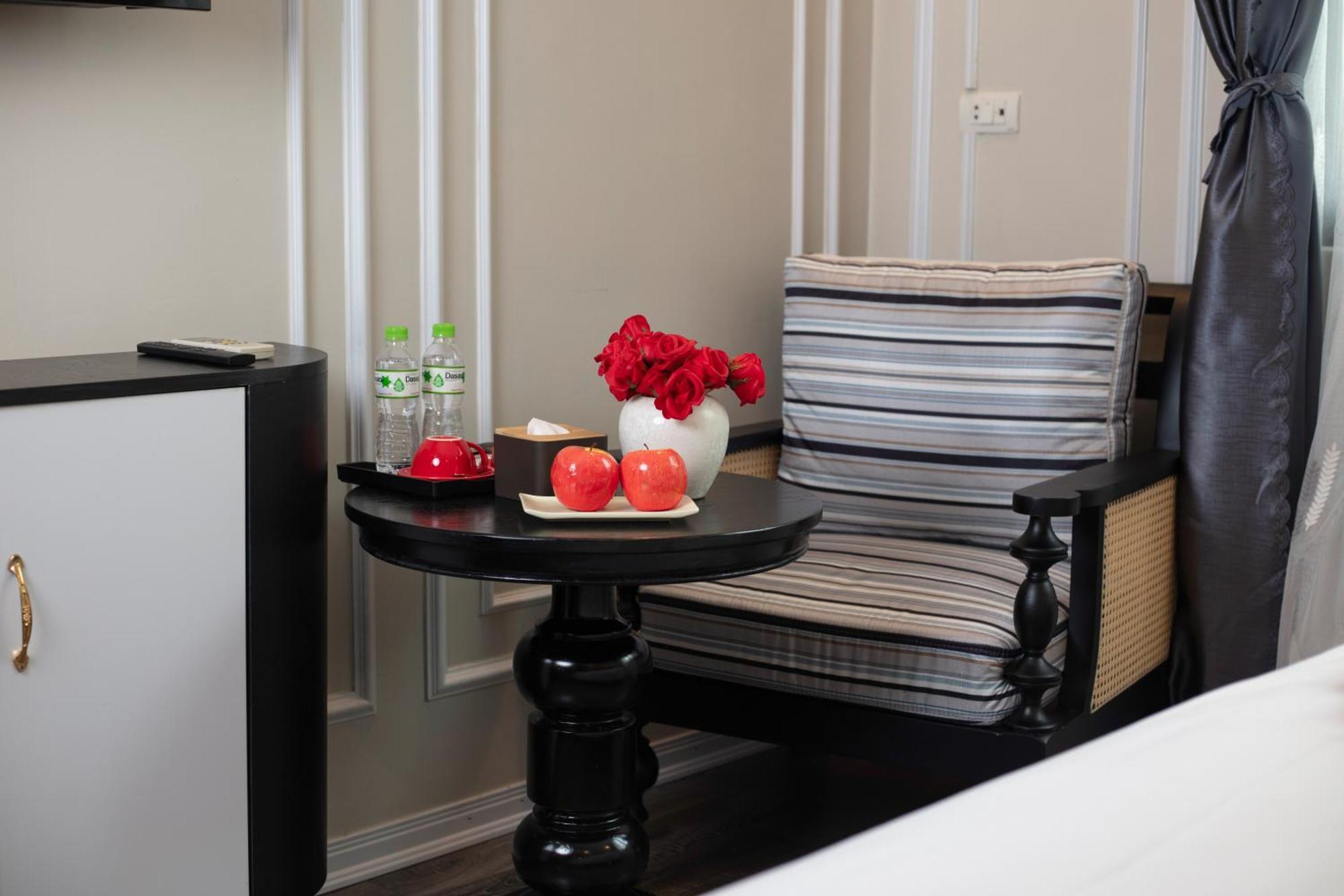 Omina Hanoi Hotel & Travel Екстериор снимка