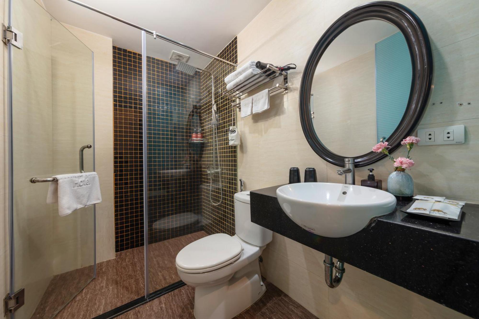 Omina Hanoi Hotel & Travel Екстериор снимка
